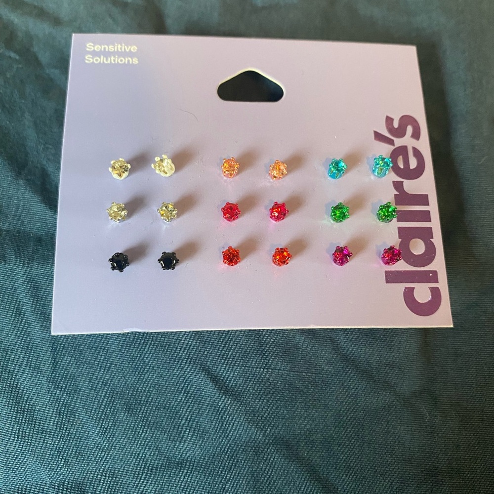 Claire's Multicolor Stud Earrings Set
Brand new